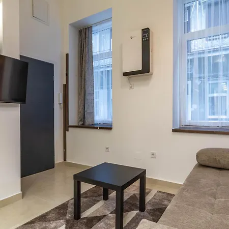 Base * Budapest