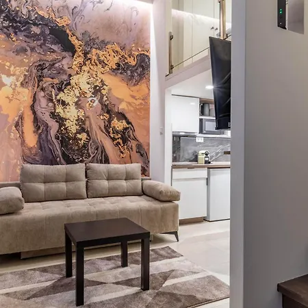 Base * Βουδαπέστη